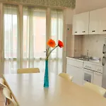 Spacious Seaside Flat For Large Families 公寓