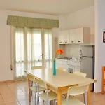 公寓 Spacious Seaside Flat For Large Families 比比翁