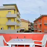 Spacious Seaside Flat For Large Families * 比比翁