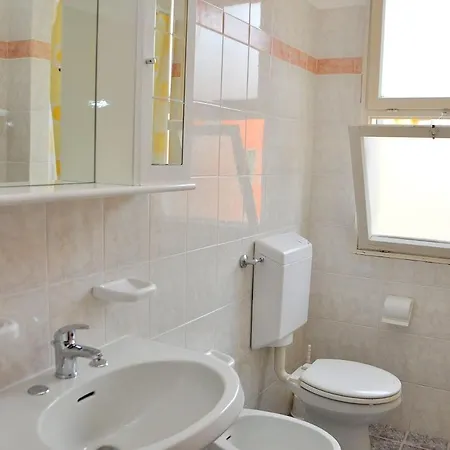 Spacious Seaside Flat For 7 Guests - Beahost 아파트 비비오네